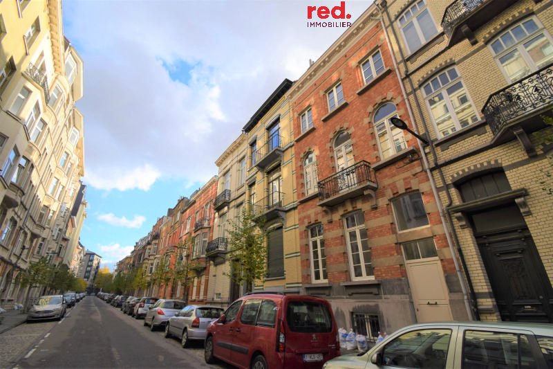 Main image thumbnail