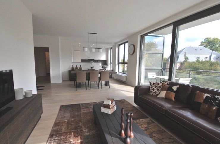 Main image thumbnail