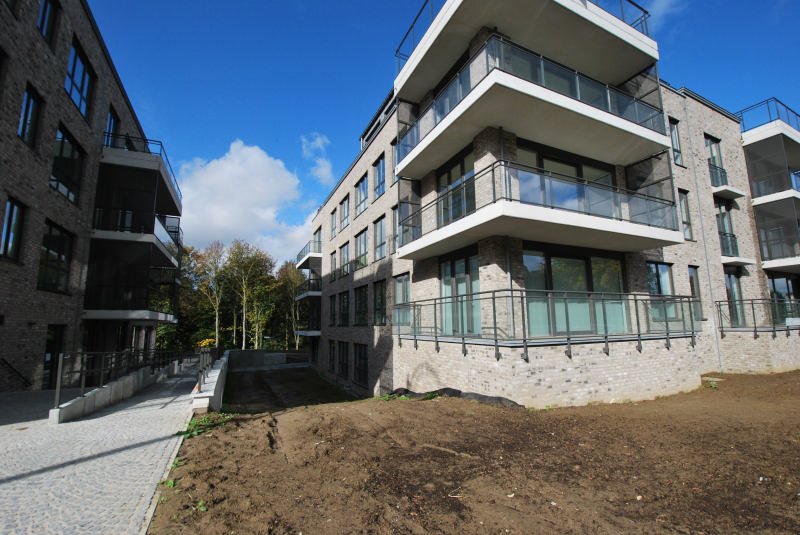 Main image thumbnail