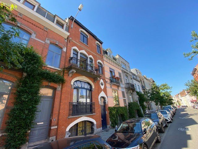 Main image thumbnail