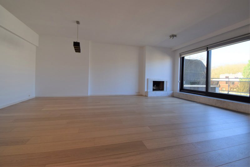 Main image thumbnail