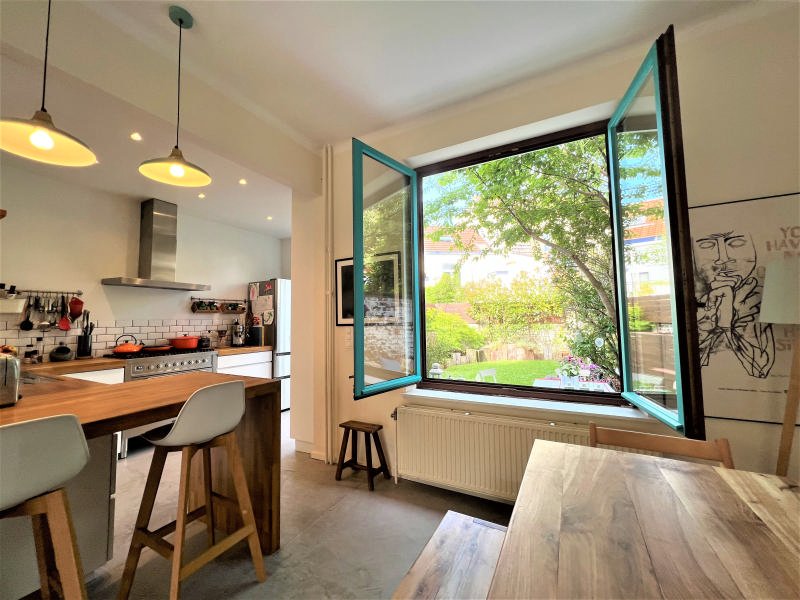 Main image thumbnail