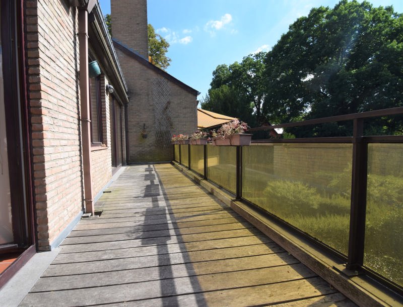 Main image thumbnail