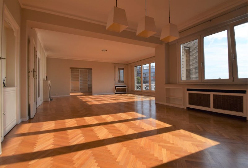 Main image thumbnail