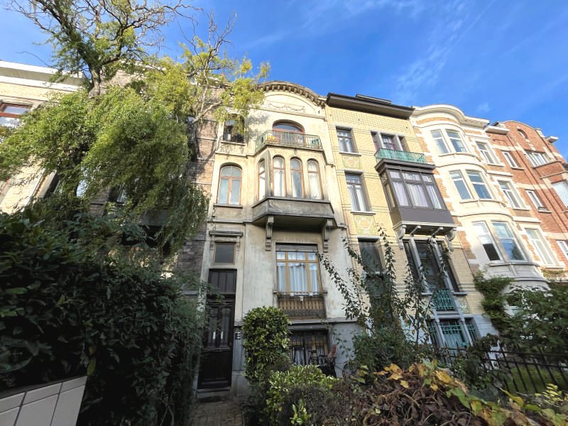 Main image thumbnail