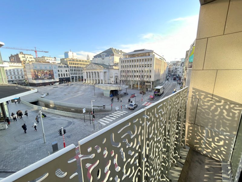 Main image thumbnail