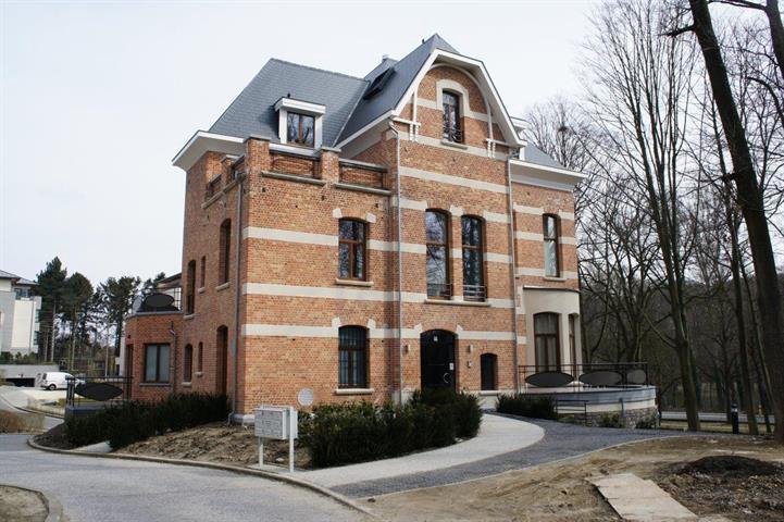 Main image thumbnail