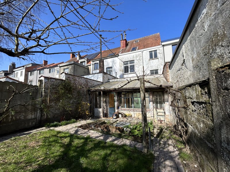 Main image thumbnail