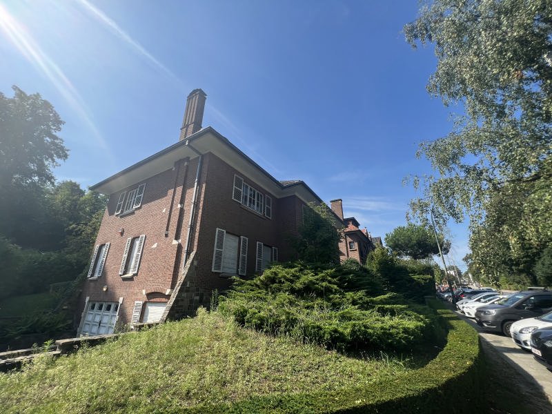 Main image thumbnail