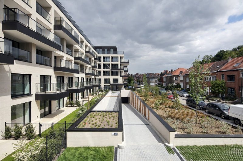 Main image thumbnail