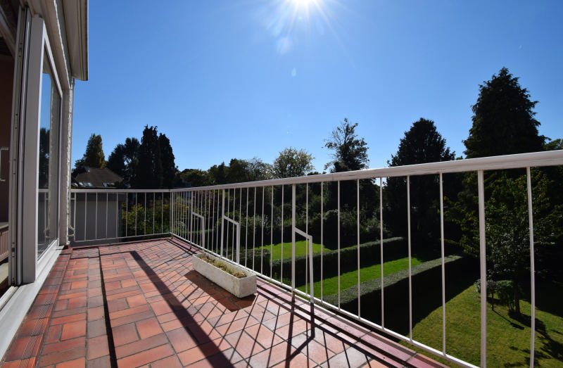 Main image thumbnail