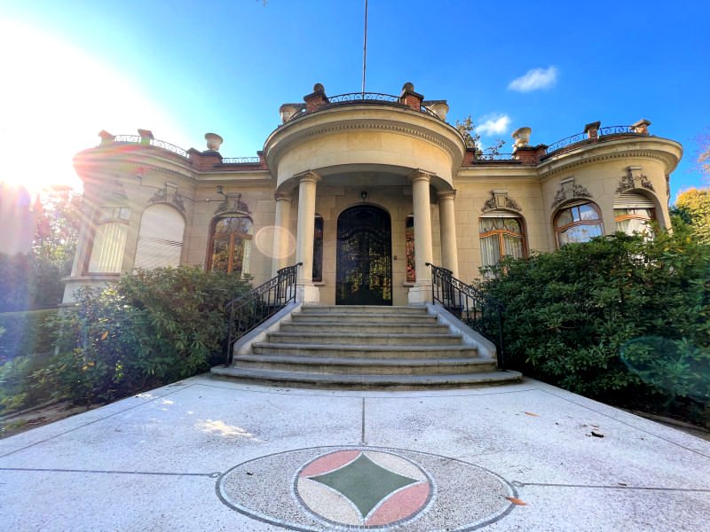 Main image thumbnail