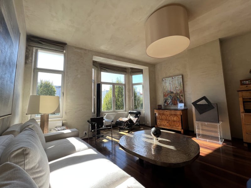 Main image thumbnail