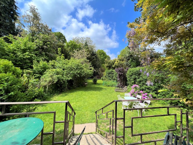 Main image thumbnail