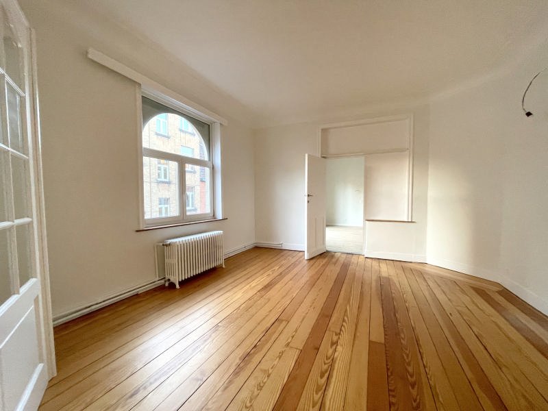 Main image thumbnail