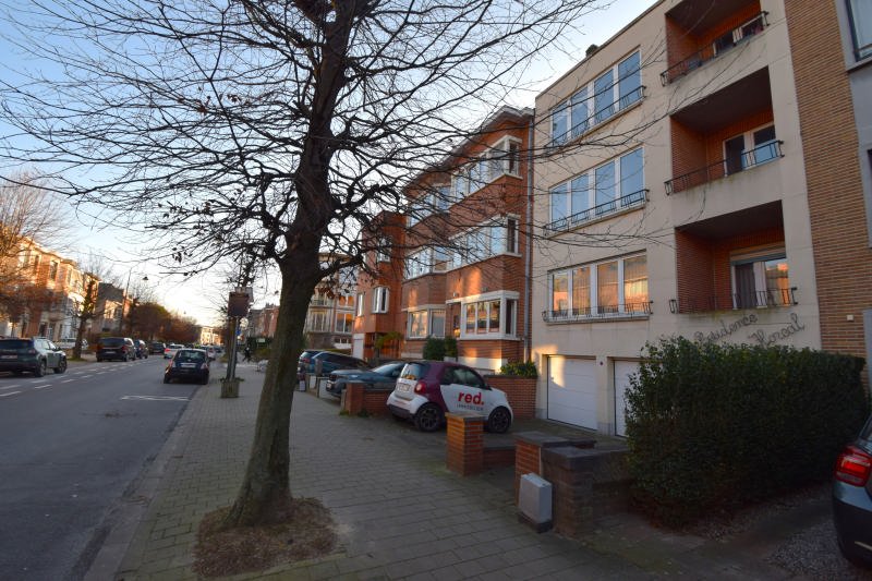 Main image thumbnail