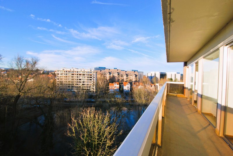 Main image thumbnail