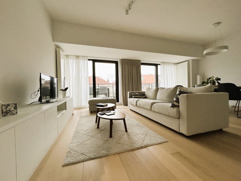 Main image thumbnail