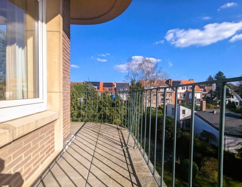 Main image thumbnail