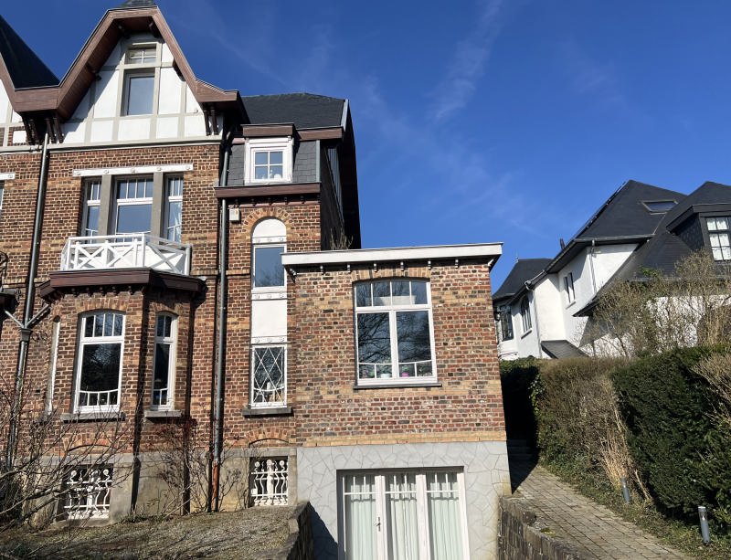 Main image thumbnail