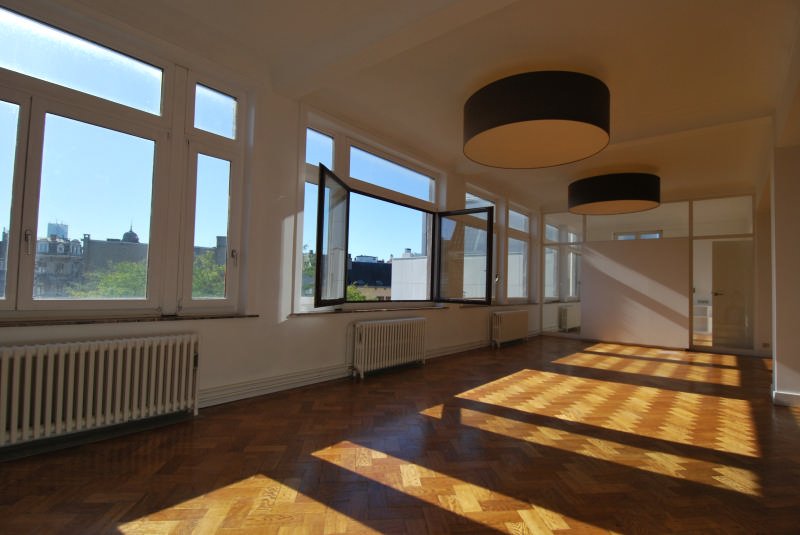 Main image thumbnail