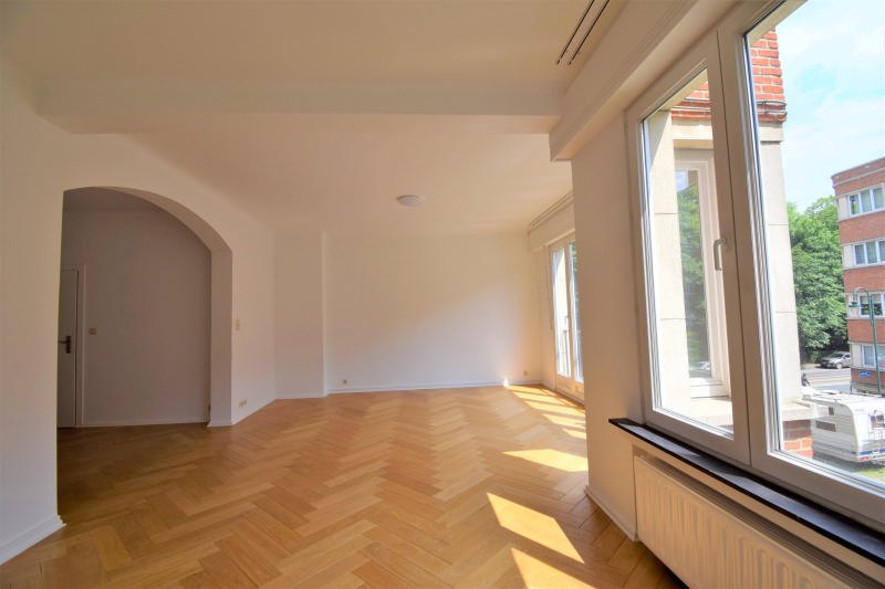 Main image thumbnail