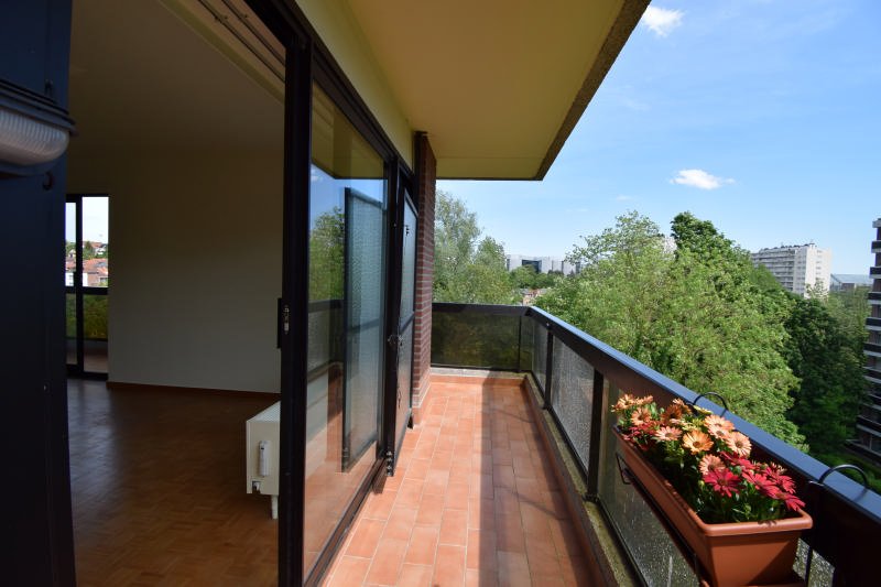 Main image thumbnail