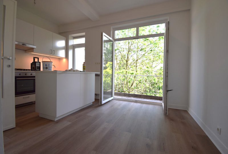 Main image thumbnail