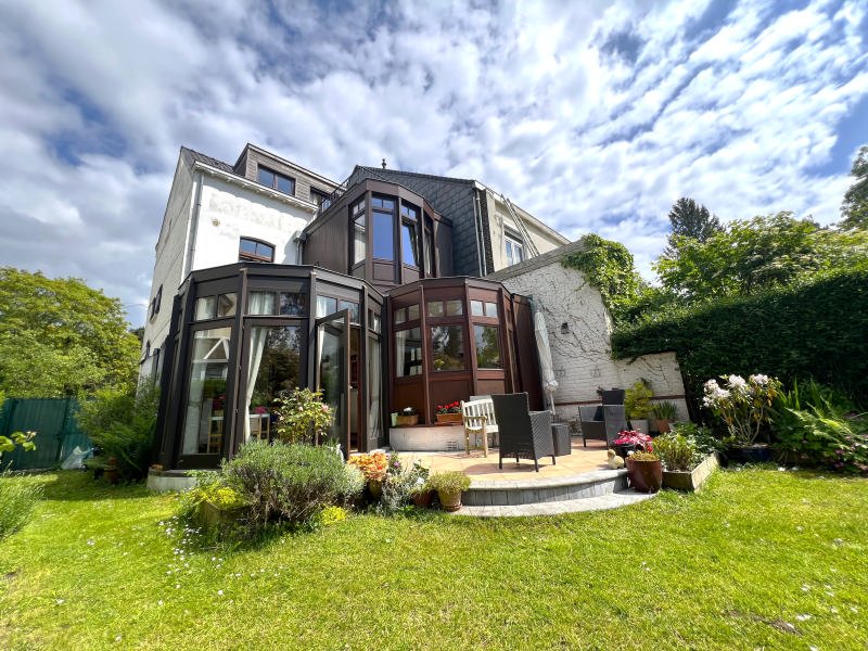 Main image thumbnail