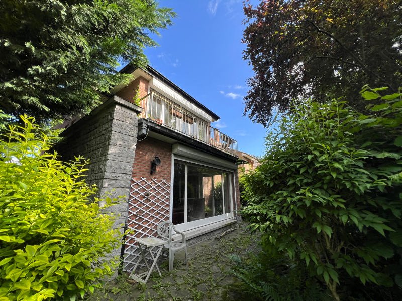 Main image thumbnail