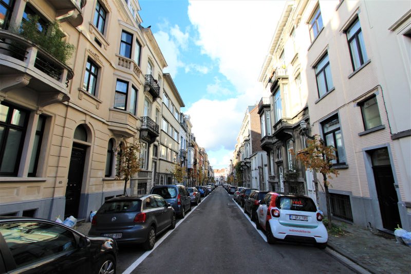 Main image thumbnail