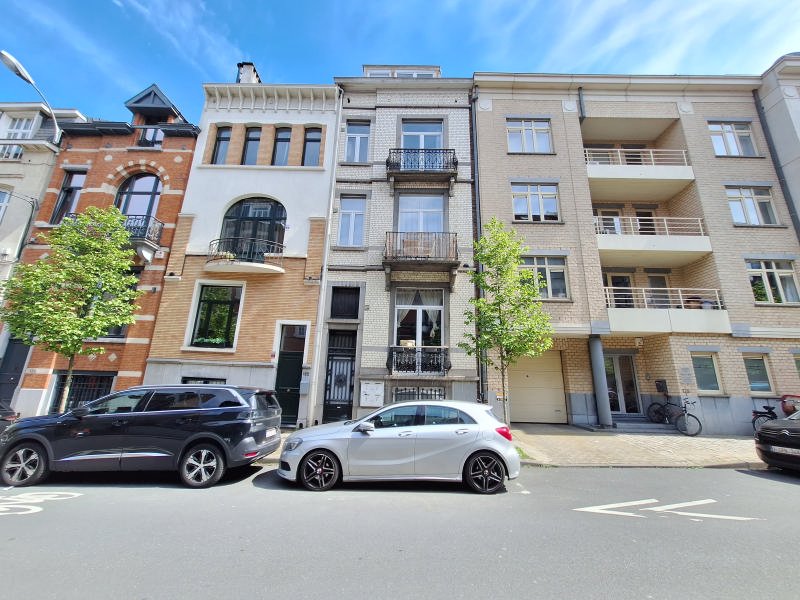 Main image thumbnail