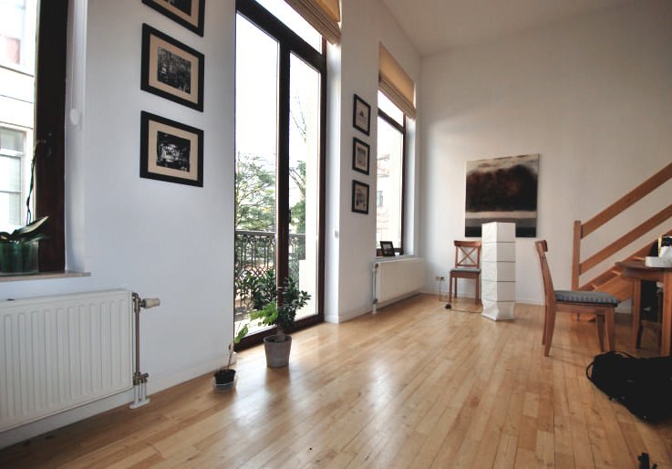 Main image thumbnail