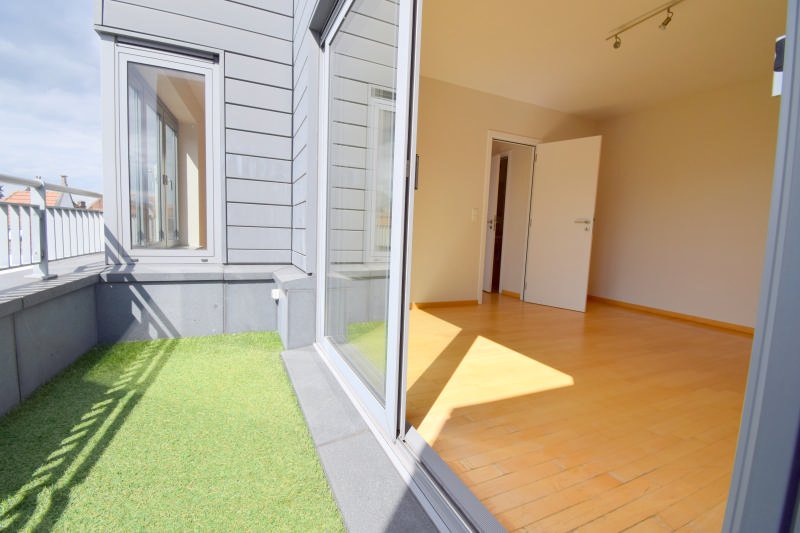 Main image thumbnail