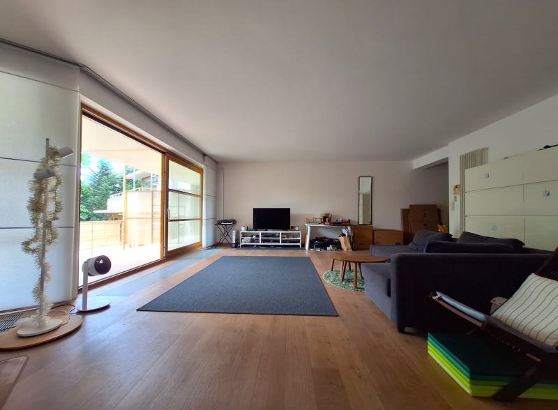 Main image thumbnail