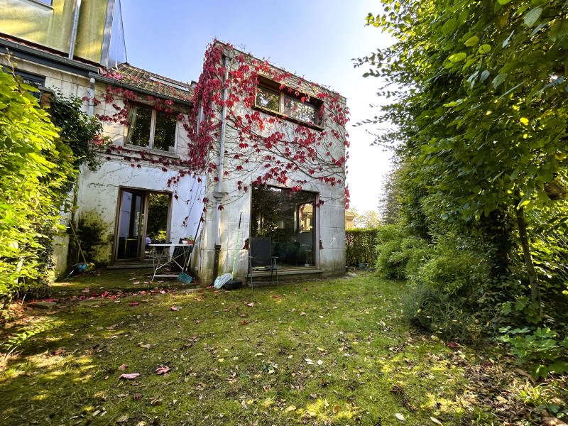 Main image thumbnail