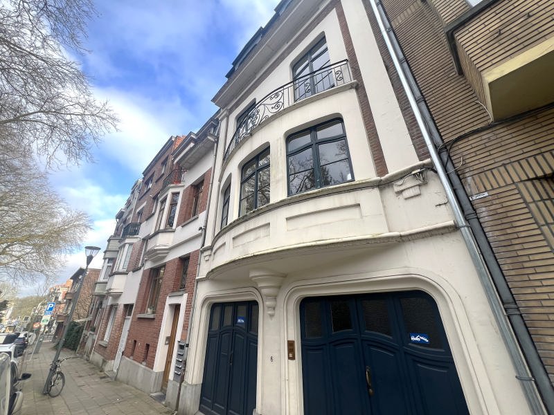 Main image thumbnail