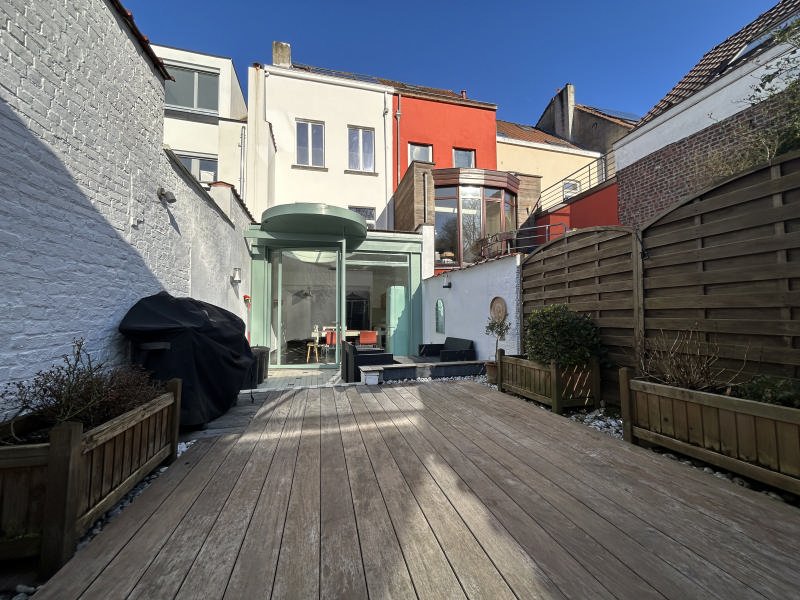 Main image thumbnail