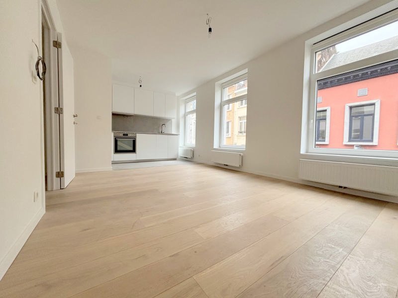 Main image thumbnail