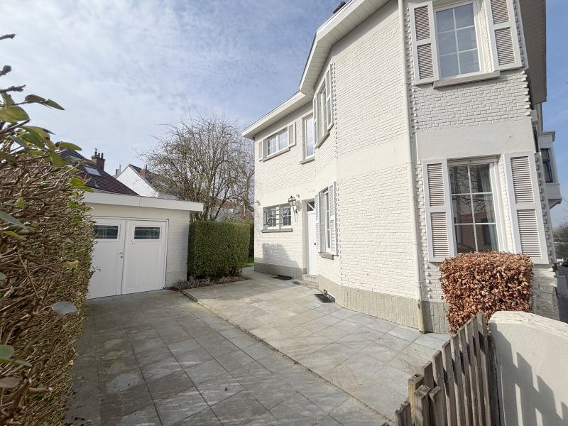 Main image thumbnail