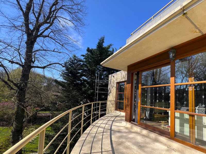 Main image thumbnail