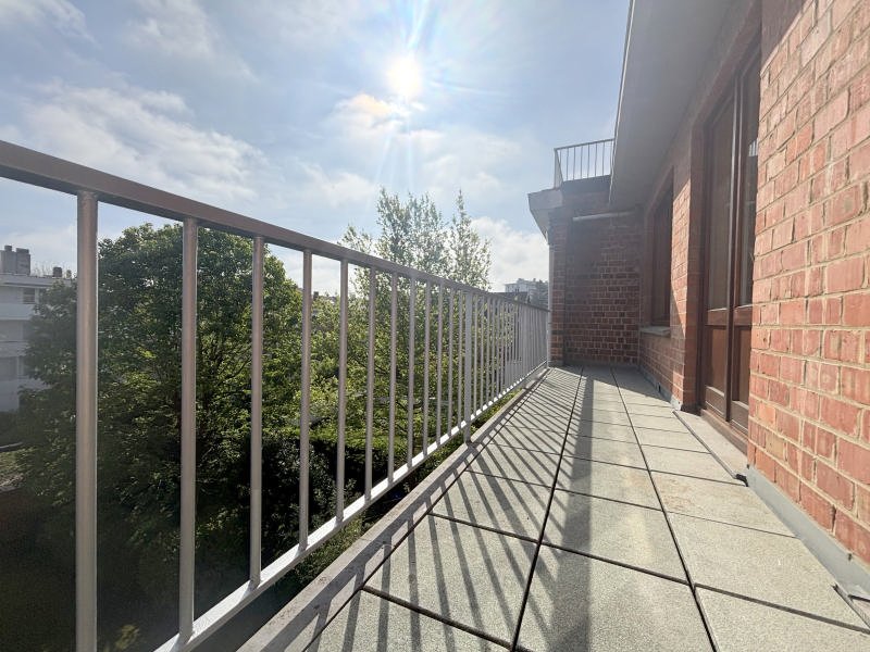 Main image thumbnail