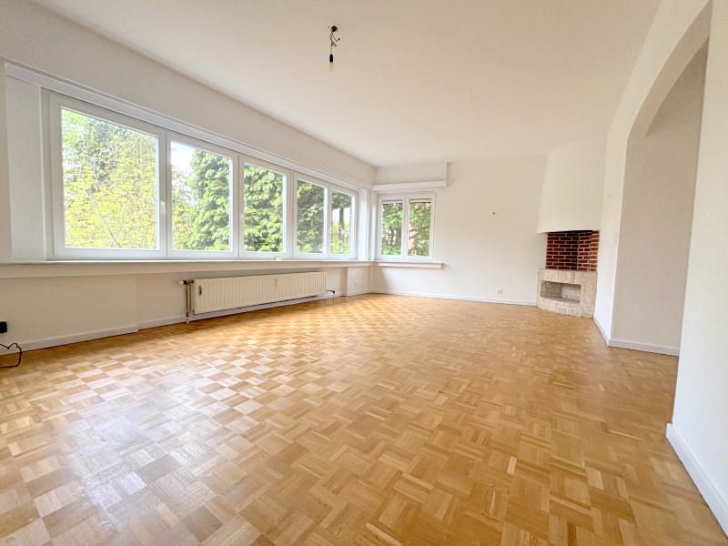 Main image thumbnail