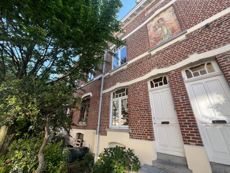 Main image thumbnail