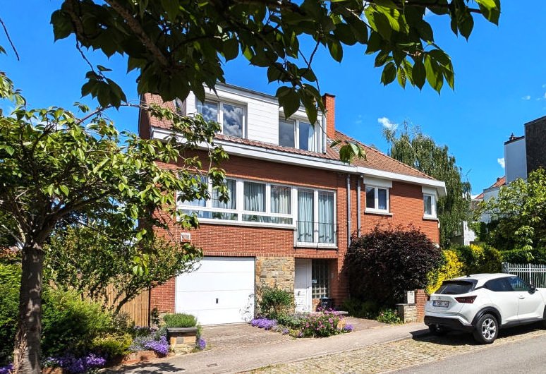 Main image thumbnail