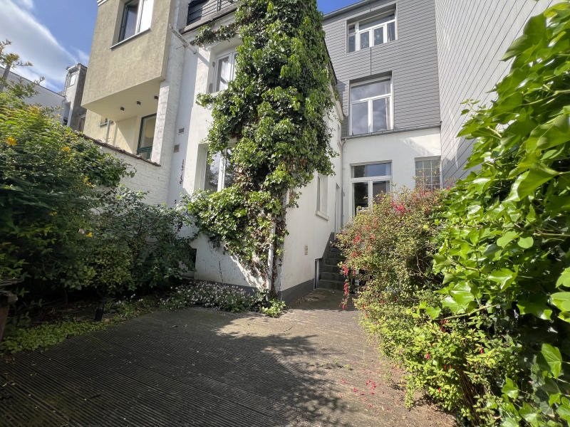 Main image thumbnail