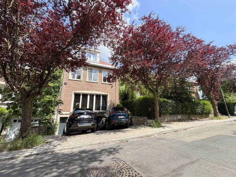 Main image thumbnail