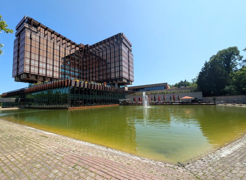 Main image thumbnail