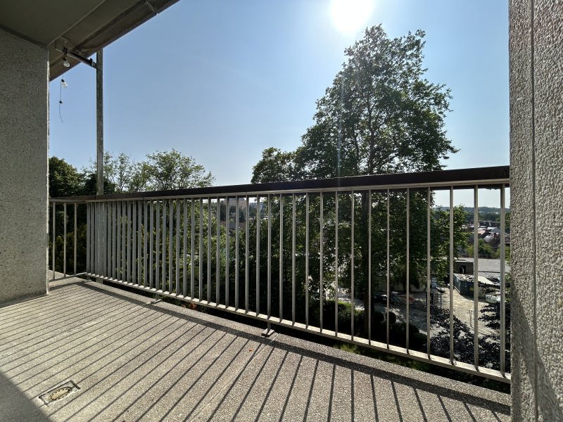 Main image thumbnail