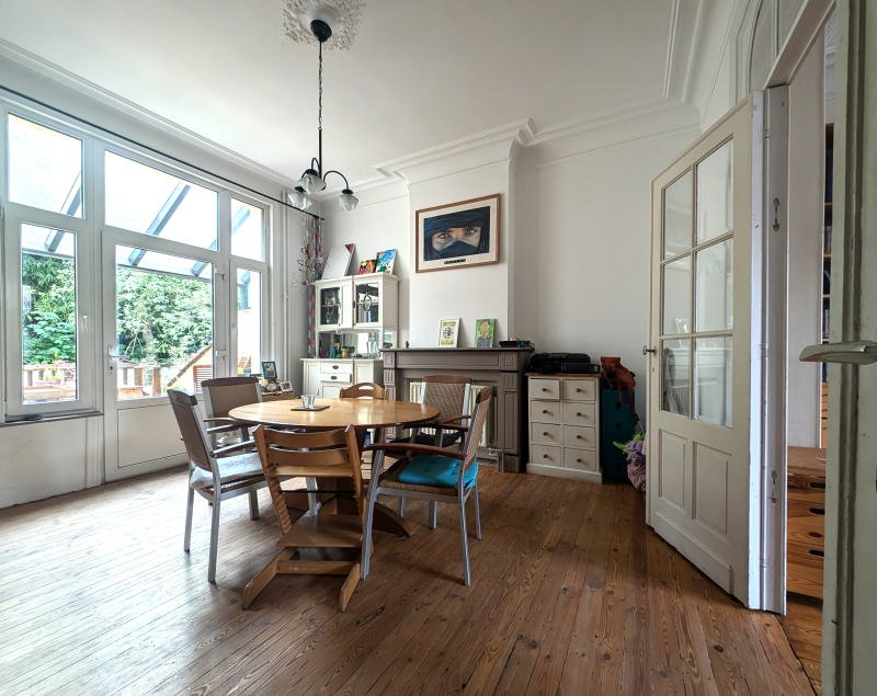 Main image thumbnail
